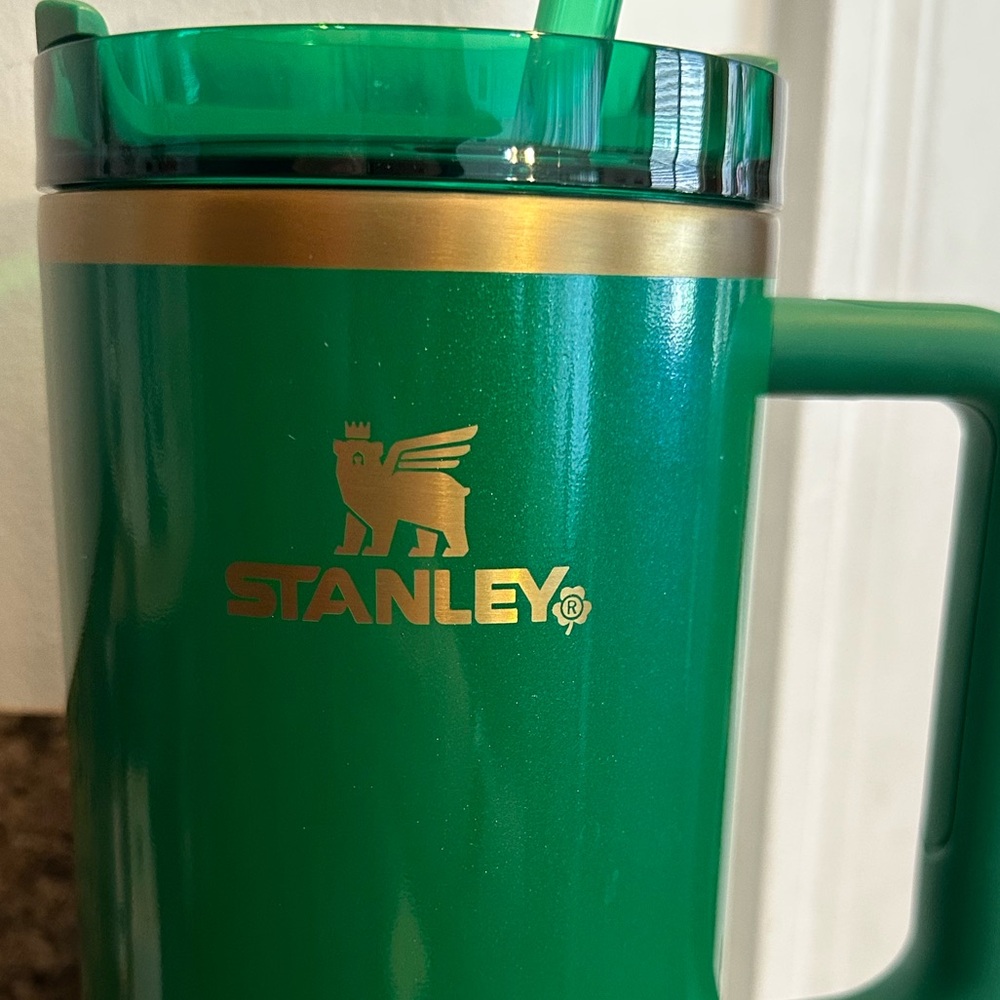 Stanley shamrock green 40oz - Picture 15 of 15